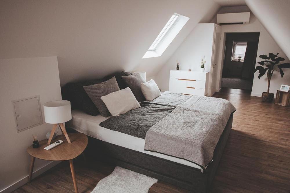 Traumhaftes Apartment Lauf เลาฟ์ อัน แดร์ เพกนิทซ์ ภายนอก รูปภาพ